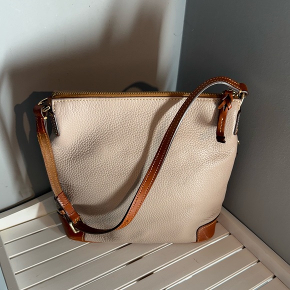 Dooney & Bourke Pebble Grain Gray / Taupe Shoulder Bag EUC - Picture 2 of 10